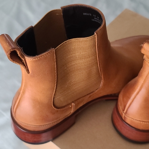 Cole Hahn Boots-like new, no marks or scratches - Picture 3 of 5